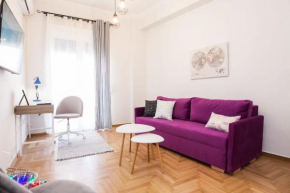 Sleek & Modern Apartment Near Metaxourgeio